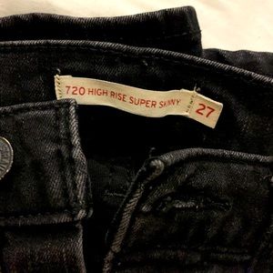 Women’s Levi’s 720 27x28 black jeans